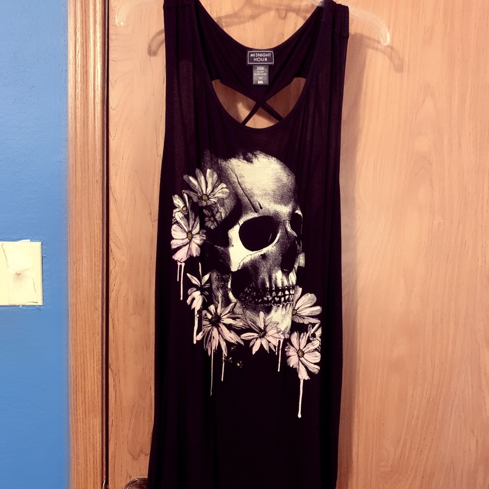Skull and roses tank